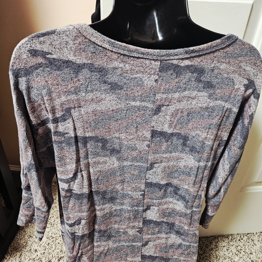 Pink Clover Camouflage Top in Gray and Pink - Picture 9 of 10